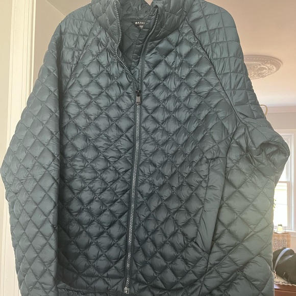 Athleta whisper featherless puffer jacket. Cypress. Xl - Picture 2 of 5